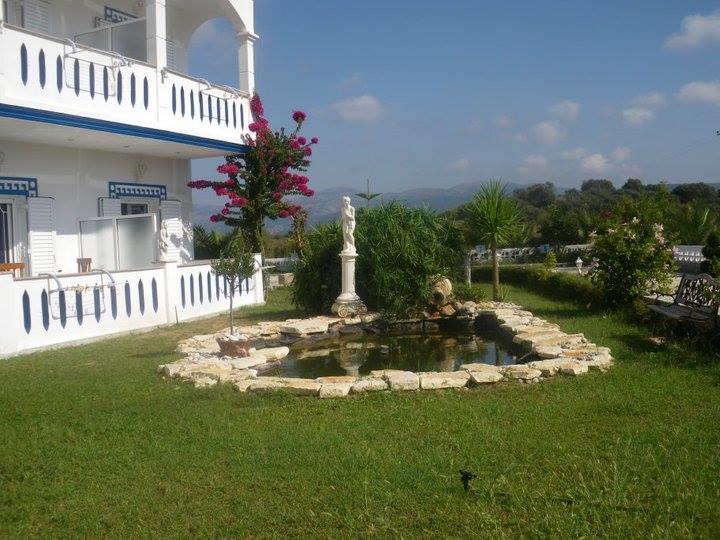אפרטהוטל אמודיה Gogas Palace מראה חיצוני תמונה